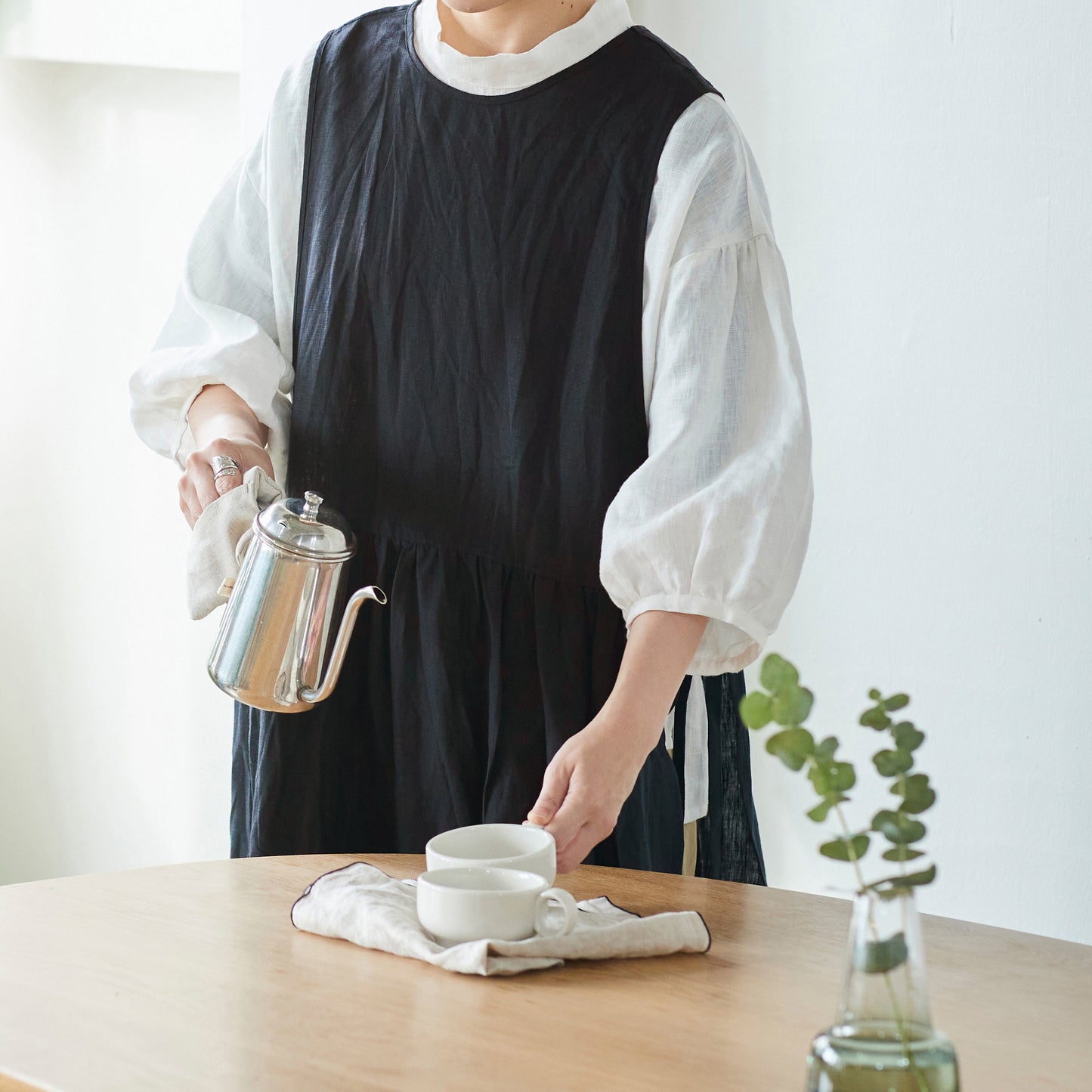 【cocca for】 日に日になじむ、リネンエプロンワンピース