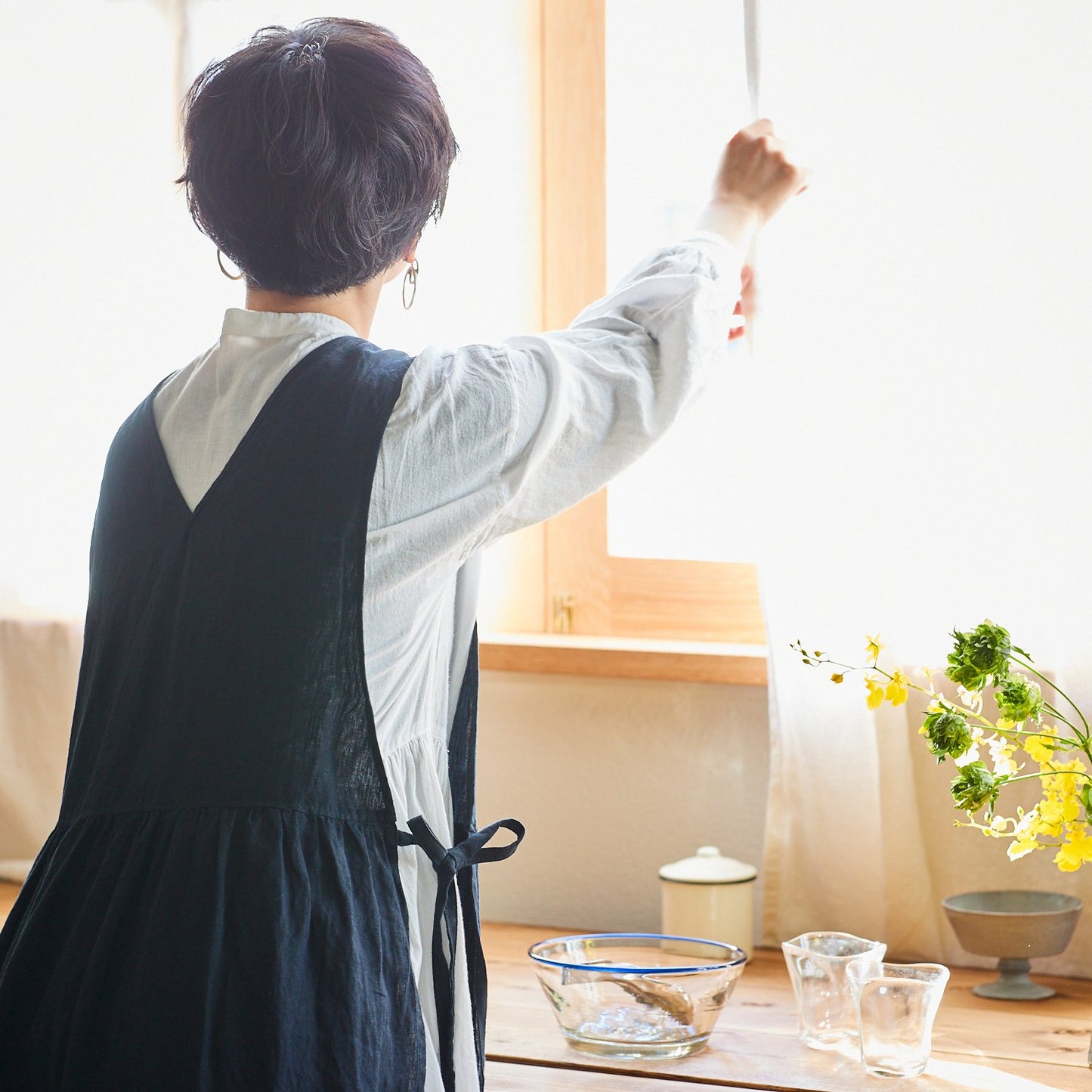 【cocca for】 日に日になじむ、リネンエプロンワンピース